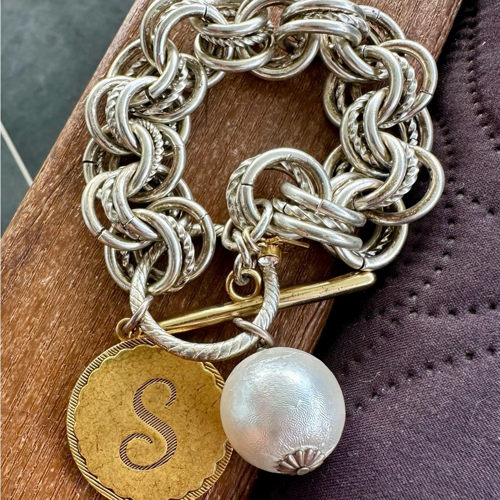 John Wind two-toned Sorority Gal Cotton Pearl Initial Bracel